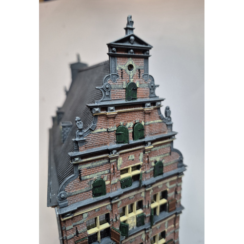 20251206_162300_resized